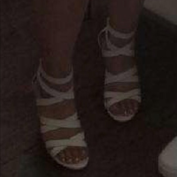 🌟American Eagle Off-White Block Heels🌟 - Picture 6 of 6